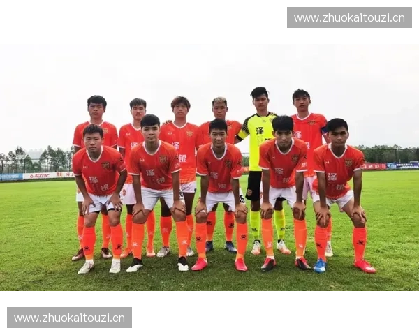 围绕球队逆袭夺得足球联赛冠军的精彩赛季全景深度权威解析全纪录 围绕球队逆袭夺得足球联赛冠军的精彩赛季全景深度权威解析全纪录